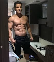 Mark wahlberg's 'spenser confidential' is once again one of netflix's most popular movies. Mark Wahlberg Says Age Is Just A Number In Shirtless Photo People Com