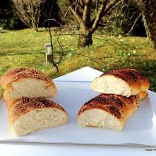 Mercotte On Instagram Une Hallah Brioche De Shabbat Legere Et Facile La Recette A La Une De Mon Profil Confinement Jerestechezmoi Hallah Brioche I 2020