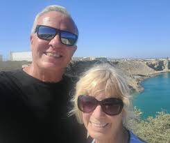 What is the process of retiring in Lagos, Portugal?