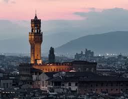 Il palazzo fu costruito direttamente sopra le rovine di un antico teatro romano, che testimoniano l'età dell'edificio e sono. Hd Wallpaper Italy Florence Tuscany Palazzo Vecchio City Building Exterior Wallpaper Flare