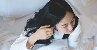 Hair loss, hair fall, compulsive scalp picking, dandruff, dry scalp, diseases like chickenpox, sunburn, psoriasis, head lice, lack of proper hair care, insect bite neurodermatitis, etc., are some causes that can lead to an itching tingling scalp that may also feel as if it's hot. Itchy Scalp With Hair Loss Are The Two Connected