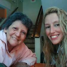 2 years ago my mom passed away..was suddenly and unexpected 💔she was only  65 ..was my friend, my support , my guide. The song in loving memory brings  peace everytime i heard