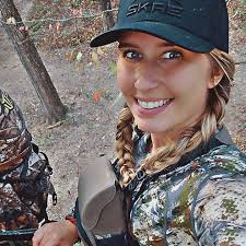 Bucks were getting INTO IT last night! With the first Ohio cold front today  hopefully tonight I'll see some action! #hunting #bowhunter #hunters  #deerhunter #bigbucks #whitetaildeer #huntingseason