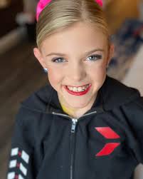 Emerson Cowart brought home 1sr overall mini soloist  @intriguedanceconvention Pittsburgh this weekend! We are so proud of you  Emerson! Congratulations! 🎉 @jamie_r_reese