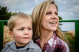 Melissa Linthicum's Instagram, Twitter & Facebook