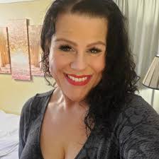 Linda Bones (@linda.bones.7) • Facebook, Connect with friends