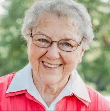 Elizabeth Putz's Instagram, Twitter & Facebook