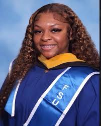 Congratulations to our Executive Secretary Makayla Riddick for graduating!  We thank you for all that you've done for the Student Government  Association. We wish you the best in your future endeavors💙🥳