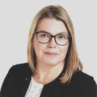 Karen Foran's Instagram, Twitter & Facebook