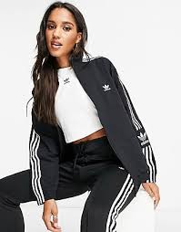 Gemusterte jacken wirken oft wie eine farbenexplosion und stehen besonders fashionistas gut, die einen individuellen kleidungsstil pflegen. Adidas Jacken Fur Damen Sale Bis Zu 75 Stylight