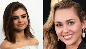 Photo: Miley Cyrus reacts to Selena Gomez's SNL impression of pop star