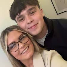 A message from FANS ( Five Acres Not For Sale). Just to reassure you that  we are still, alongside Cllr Tim Gwilliam and Cllr Jamie Elsmore working  hard behind the scenes to