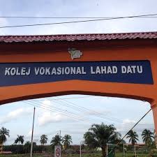 Aktiviti perkhemahan perdana badan uniform peringkat kolej vokasional lahad datu bagi tahun 2017. Kolej Vokasional Lahad Datu 41 Visitors
