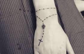 Tatuajes De Rosarios Con Su Significado Disenos E Ideas Tatuing