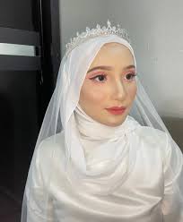 BISMILLAH TUMPANG LALU😀 , SALAM SEMUA JOM BOOKING SIAPA NAK MAKEUP ANTI  BADAI ANY LOOK STARTING *RM60* TERMASUK WEDDING & NIKAH . BOLEH BOOK  SEKARANG. PER MAKEUP STARTING RM60 SAHAJA !!! TAK