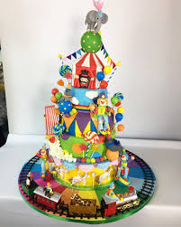 Pin By Ccv On Gateaux Cupcakes Et Biscuits Extreme Cake Makers Cake Desserts