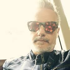 Phil lewis (@piplew70)