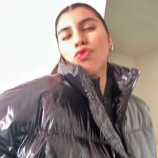 Miriam Solis (@miriamsolisd)