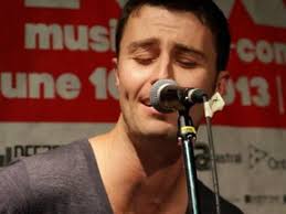 Rob Ford staffer can't talk about the mayor, but can sing about girls