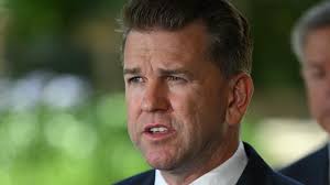 International rugby: France chase England World Cup-winning coach Sir Clive  Woodward