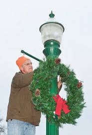 Perhaps the following data that we have add as well you need. Https Www Newsandsentinel Com News Local News 2018 11 Downtown Marietta Decorates For Christmas
