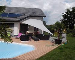 Voile d'ombrage triangulaire de 3.6 m de côté déclinée dans 11 coloris. Voile D Ombrage Triangulaire