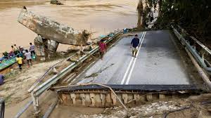 Kesan kemusnahan selepas banjir di beberapa kawasan di kelantan. Banjir2014 Sekitar Gambar Keadaan Kuala Krai Selepas Banjir Mulai Surut Wanista Com
