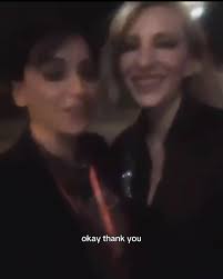 Cate Blanchett Gratefully Receives Gift from Fan