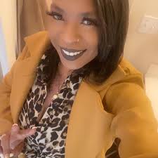 HOW MANY DOLPHINS ARE IN THIS PICTURE? ዋ ا هام