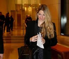 Τέτοια αμοιβή ποιός δεν θα την ήθελε. Xrysh Bardinogiannh Biografia Biografiko Ishow Gr