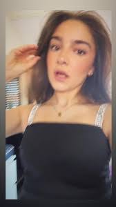 Bobbie Lara's Instagram, Twitter & Facebook