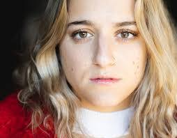 Anne Lukach's Instagram, Twitter & Facebook