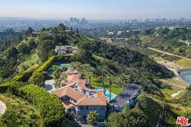 Last year, jenner sold a controlling interest in her kylie cosmetics makeup company to beauty behemoth coty, for a reported $600 million. The Guardian Angle Kendall Jenner House Zillow See Inside Kendall Jenner S Los Angeles Home Today Supermodel Kendall Jenner Welcomes Ad For A Tour Of Her Serene Los Angeles Home