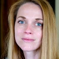 Elizabeth Allum's Instagram, Twitter & Facebook