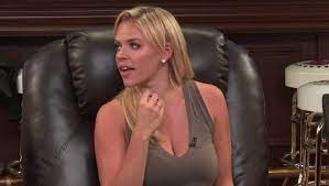 In 2017, julie joined barstool sports as the host of barstool breakfast on sirius xm, before ultimately leaving to forge her improv and comedy skills. Julie Stewart Binks Leaves Barstool In What Was Either A Mutual Split Or A Release Depending On Whom You Ask
