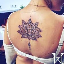 Le tatouage fleur est l'un des motifs les plus populaires auprès des adeptes de tatouages. Epingle Sur Tatouage Fleur De Lotus Lotus Flower Tattoo