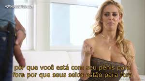 Socando a Pica no Bucetão da Madrasta Cherie Deville - Legendado