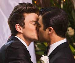 A través de redes sociales se conocieron varios videos en los que unos paramédicos de barranquilla acusan a unos policías por no permitirles socorrer a un paciente que acababa de tener un accidente de tránsito. Relacion Kurt Y Blaine Wiki Glee Fandom