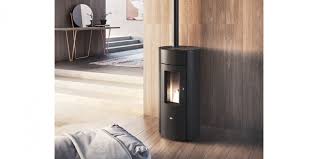 Un poêle à bois design est moins cher qu'un poêle à granulés de bois (insert à pellets). Acheter Un Poele A Granules Suspendu De Style Contemporain Pau Pyrenees Atlantiques Nova Groupe