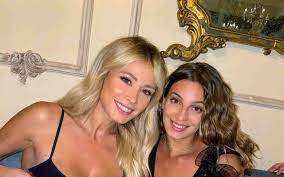 Sono bastati alcuni video su instagram per mandare in tilt il web. Diletta Leotta E Rossella Fiamingo Doppia Pasta E Doppia Scollatura Foto