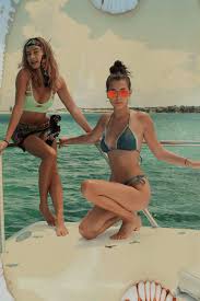 Kendall nicole jenner (born november 3, 1995) is an american model, media personality, businesswoman and socialite. Kylie Jenner Kendall Jenner Bella Hadid Hailey Baldwin Photo Diary In Turks Caicos August 2016 Celebmafia