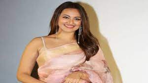 Sonakshi Sinhas nude pink sari is just what you need this summer! - Times  of India