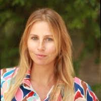 Lisa Genovese's Instagram, Twitter & Facebook