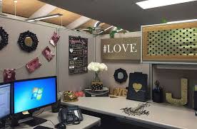 24 Amazing Office Desk Decoration Ideas For Competition Cubicle Decor Office Work Cubicle Decor Office Desk Decor