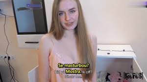 Cheirando as Calcinhas da Irmã - Incesto Legendado