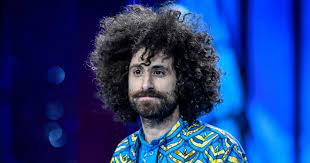 The song was released on thursday, march 11, 2021 as the fourth track of album mareducato. Sanremo 2021 Chi E Gio Evan Il Poeta Di Instagram Colonna Sonora Dell Addio Di Elisa Isoardi A Matteo Salvini Il Fatto Quotidiano