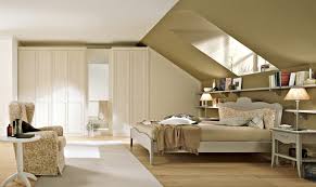 Scoprite le nostre idee di camere da letto moderne per arredare la vostra come più vi piace! Armadio In Camera Da Letto Dove Metterlo Casafacile