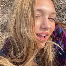 Nina Pike's Instagram, Twitter & Facebook