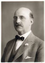 Robert Moberg's Instagram, Twitter & Facebook