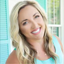 Erin Hopkins's Instagram, Twitter & Facebook